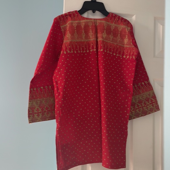 It’s beautifully Indian short kurta tunic top. It’s little small for me. - Picture 6 of 7